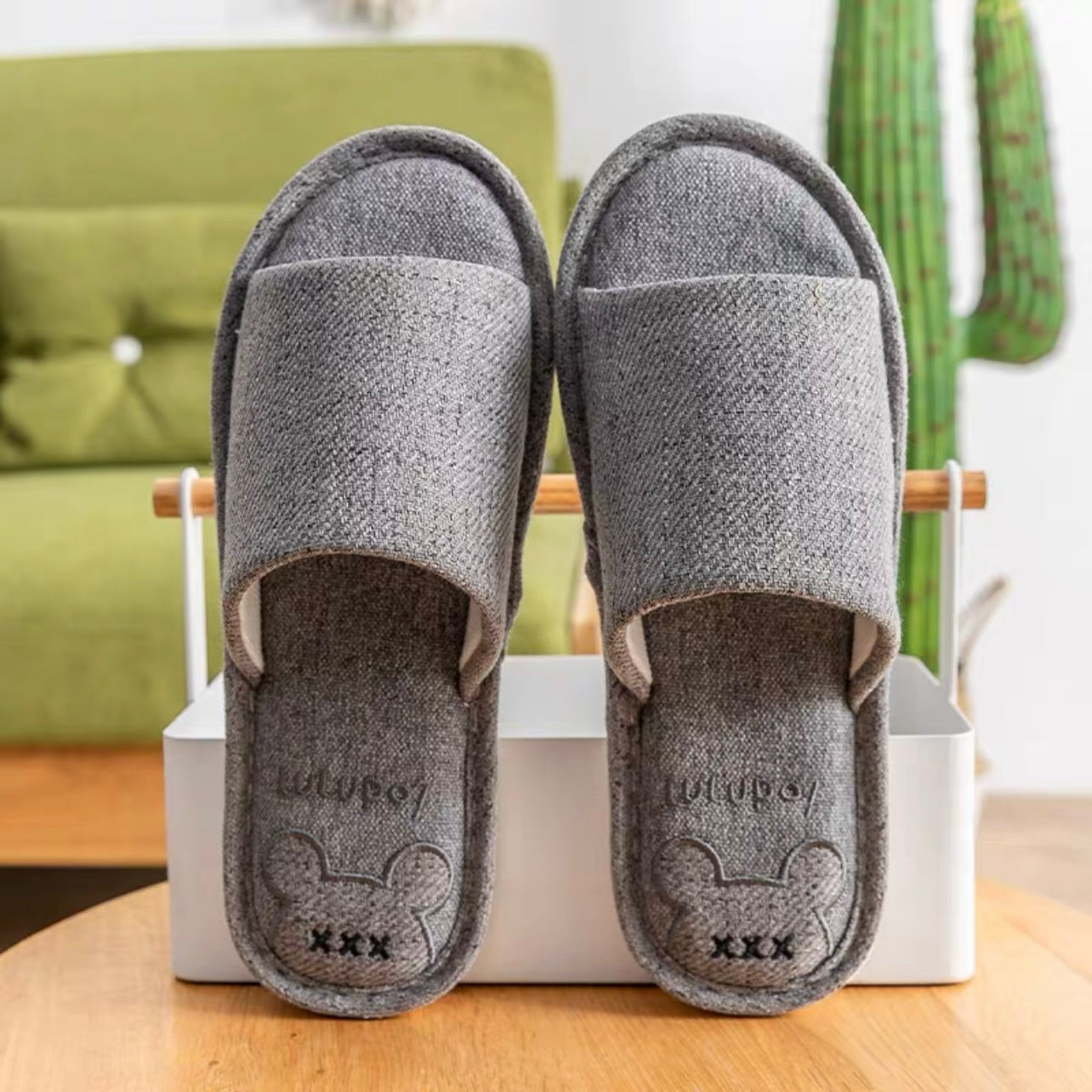 Four Seasons Comfortable Linen Slippers Open-mouthed Mickey Head Grey
