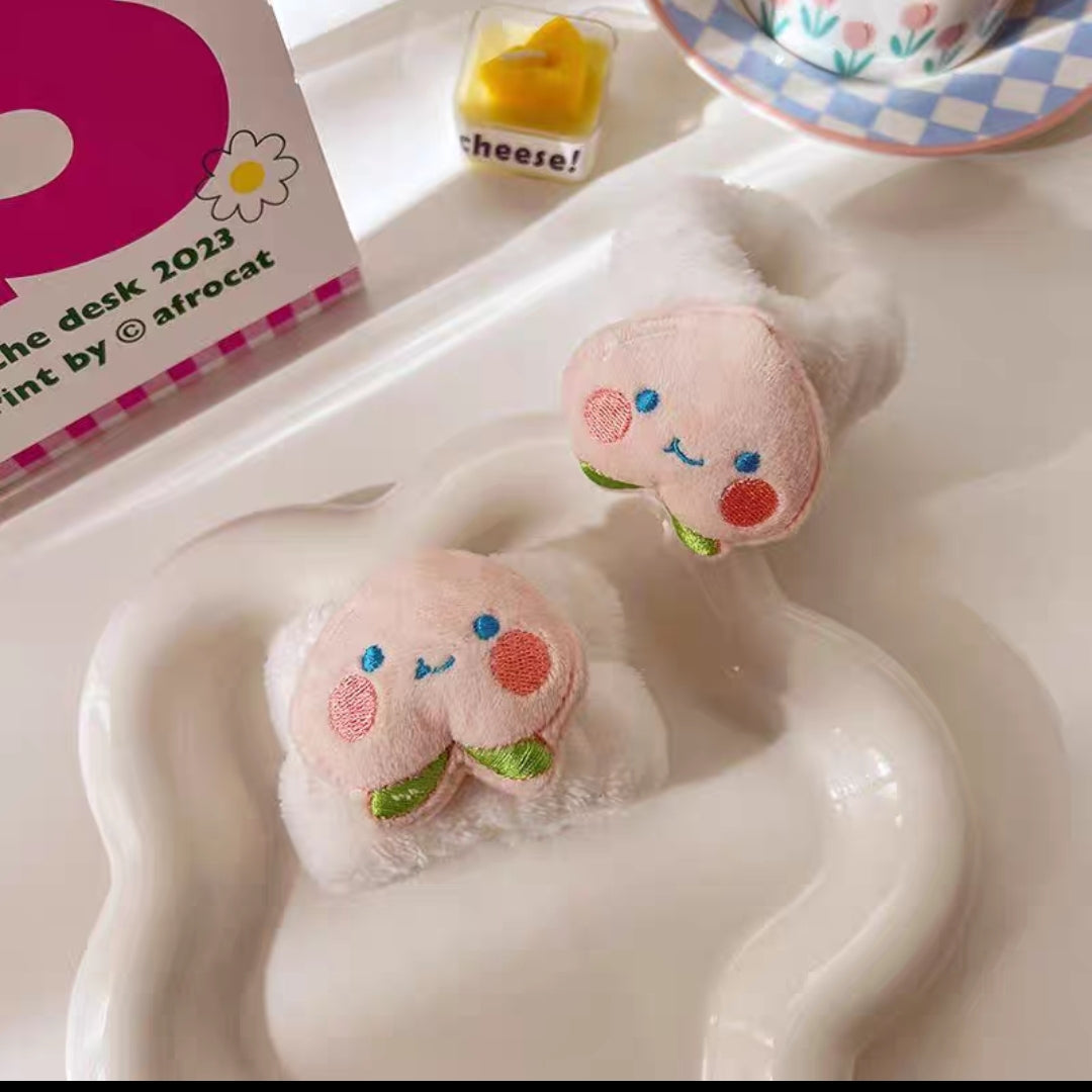 【Wristband】Cute Little Peach Absorbent Tool, Moisture-proof Sleeve Wrist Towel