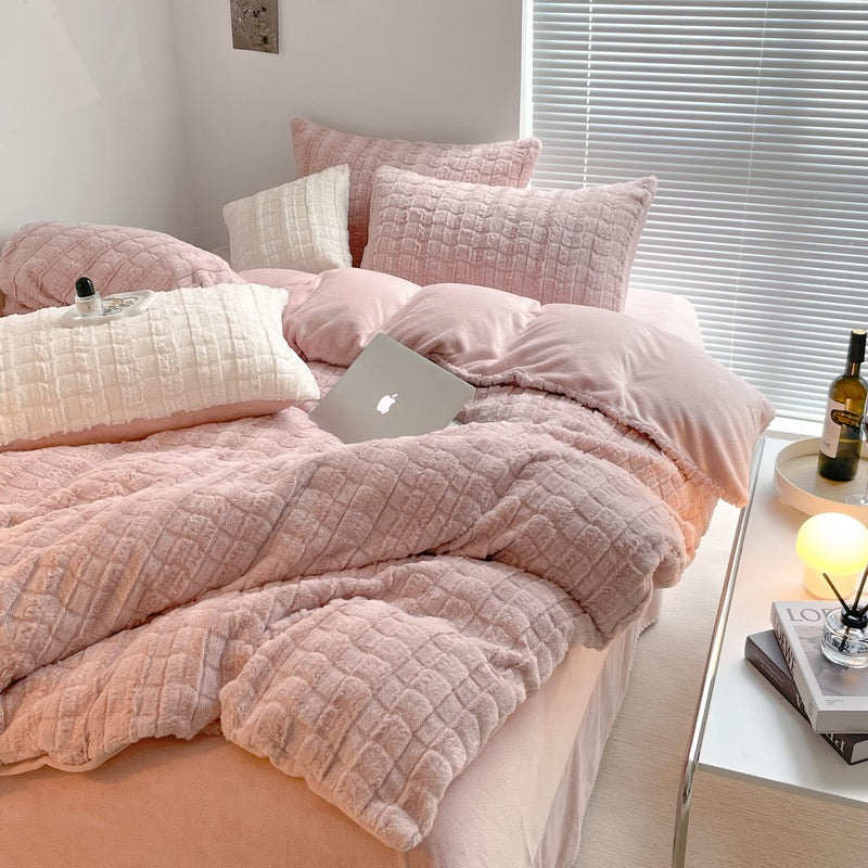 【Free Matching Large Cushion】High GSM Faux Rabbit Fur Fitted Sheet Set in 4 Pink