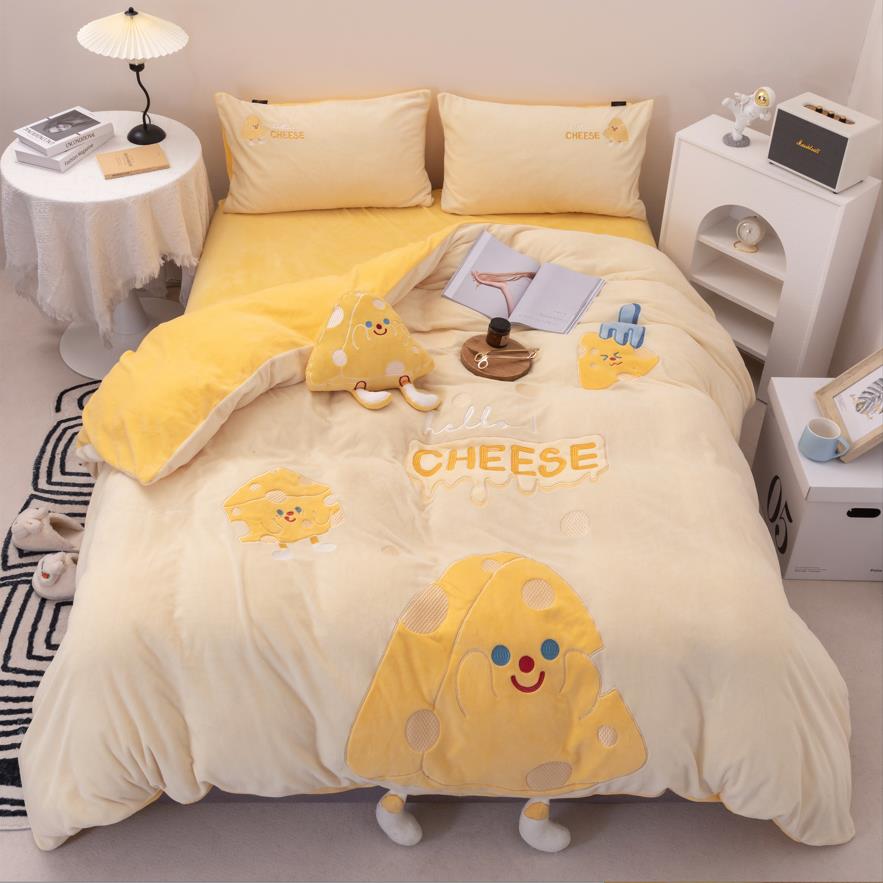 High GSM Milk Velvet Set in 4 Cheese Complimentary Matching Cushion