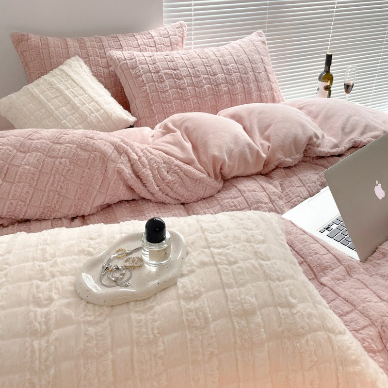 【Free Matching Large Cushion】High GSM Faux Rabbit Fur Fitted Sheet Set in 4 Pink